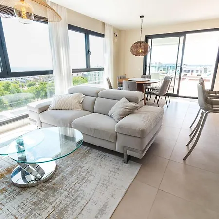Luxury Penthouse, With Breathtaking Views, 109 Sqm Terrace, Outdoor Jacuzzi, Walk Distance To The Port, Shops And Restaurants * 에스테포나