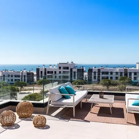 아파트 Luxury Penthouse, With Breathtaking Views, 109 Sqm Terrace, Outdoor Jacuzzi, Walk Distance To The Port, Shops And Restaurants *