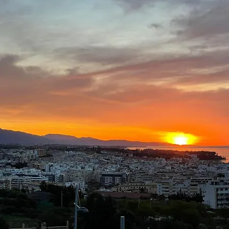 Luxury Penthouse, With Breathtaking Views, 109 Sqm Terrace, Outdoor Jacuzzi, Walk Distance To The Port, Shops And Restaurants 아파트 에스테포나