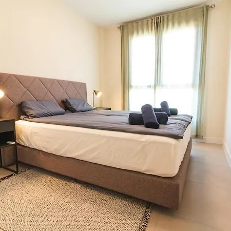 Luxury Penthouse, With Breathtaking Views, 109 Sqm Terrace, Outdoor Jacuzzi, Walk Distance To The Port, Shops And Restaurants 아파트 *